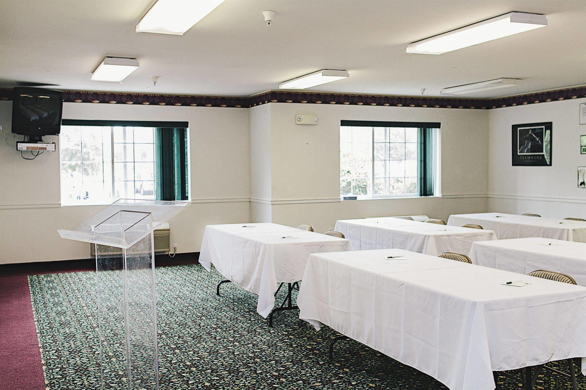Fairbridge Inn & Suites Dupont Εξωτερικό φωτογραφία