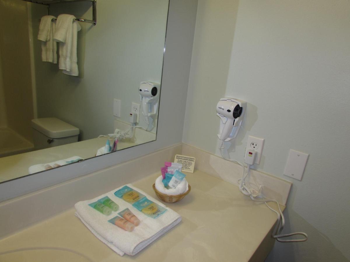 Fairbridge Inn & Suites Dupont Εξωτερικό φωτογραφία