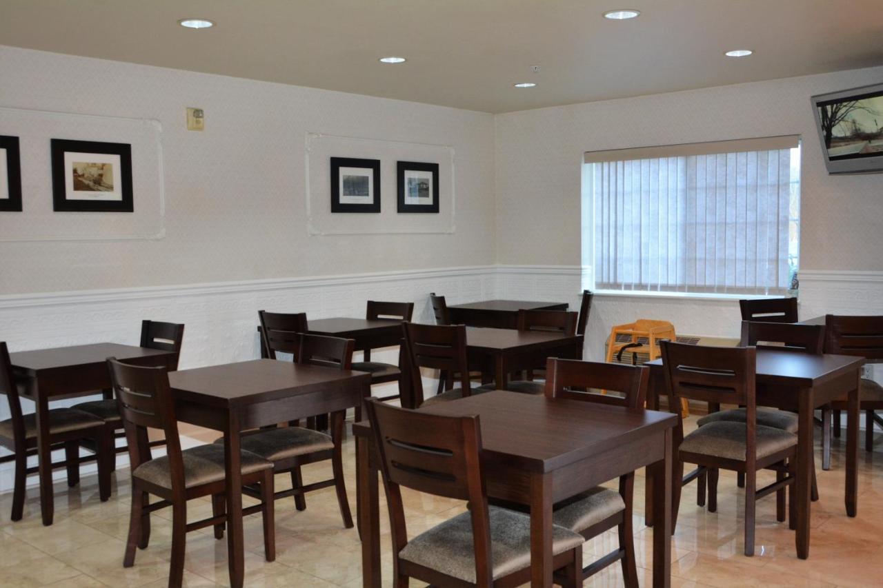 Fairbridge Inn & Suites Dupont Εξωτερικό φωτογραφία
