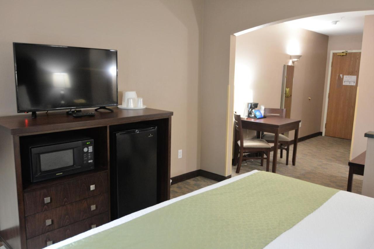 Fairbridge Inn & Suites Dupont Εξωτερικό φωτογραφία