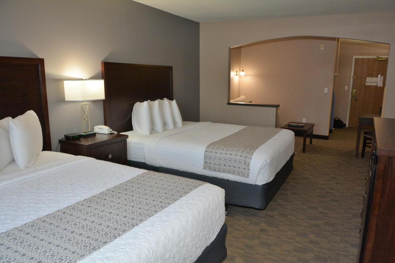 Fairbridge Inn & Suites Dupont Εξωτερικό φωτογραφία